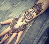 Nadia Simple Mehndi Design