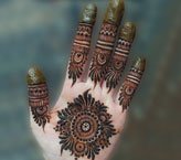 Neesha Simple Mehndi Design